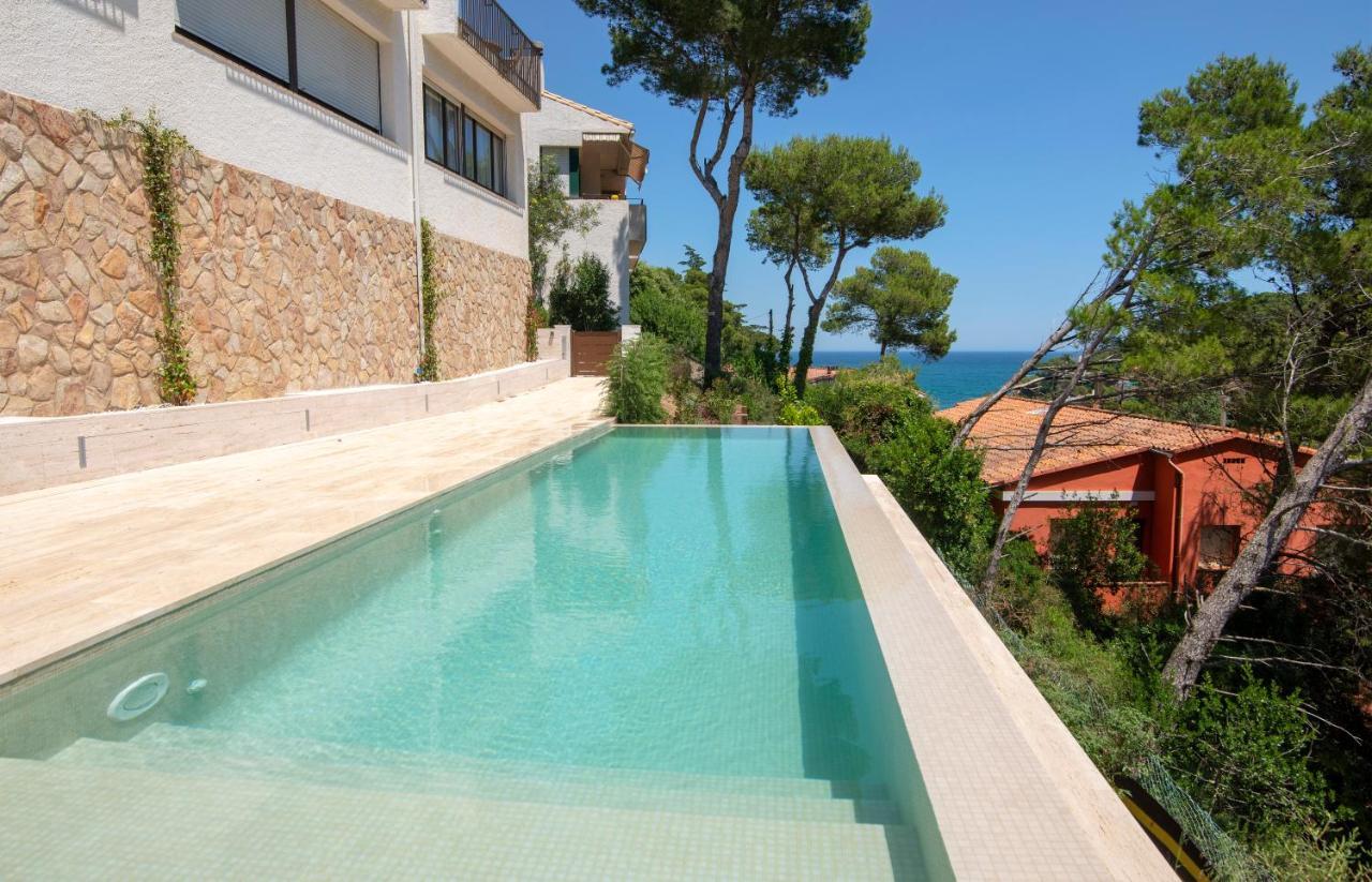 Appartamento La Vie En Rouge Sa Riera Duplex, Private Parking Begur Esterno foto